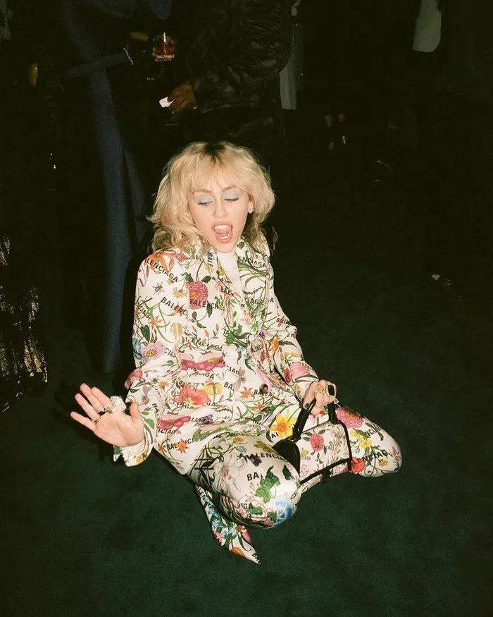 Tóc chó sói vẫn chưa hết hot-5