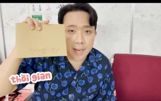 Trấn Thành review thiệp cưới Minh Hằng, liền bị bóc chuyên đi giày độn-1