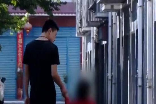 Thấy con không giống mình, bố đòi xét nghiệm ADN và cái kết hối hận