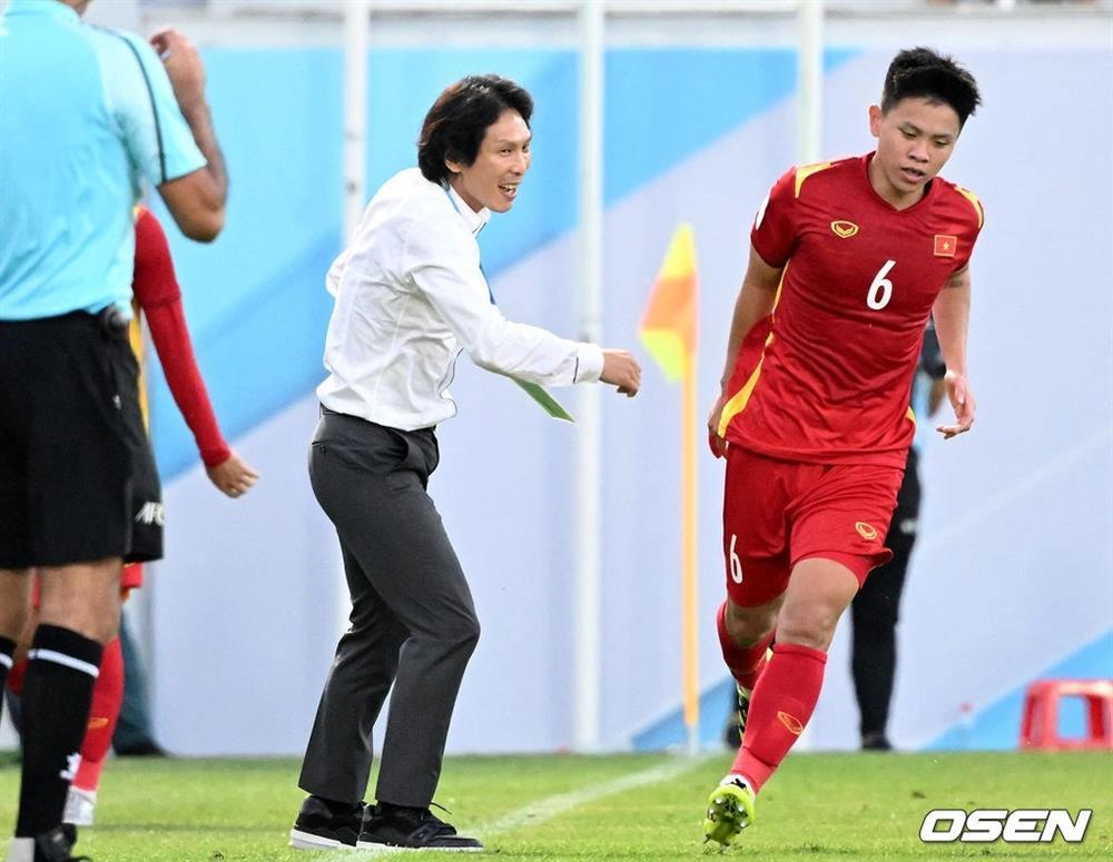 Appears twin brothers of head coach U23 Vietnam-3