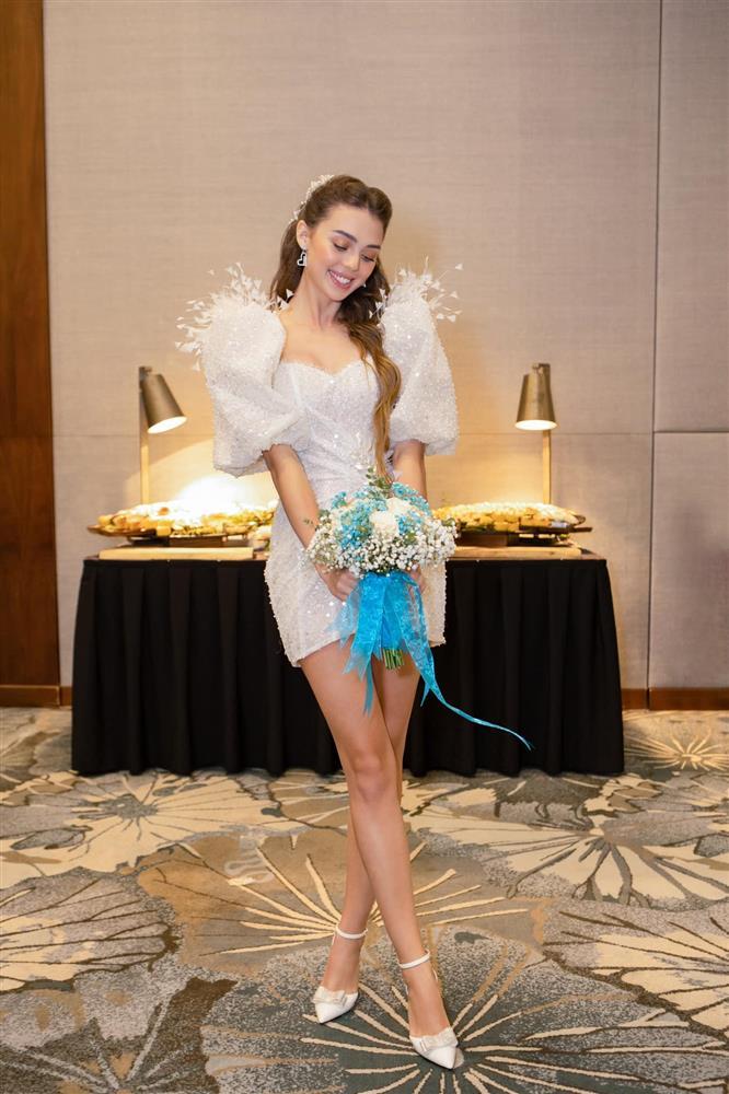 Vợ mẫu Tây tung loạt ảnh ĐỘC trong đám cưới với Bùi Tiến Dũng-2