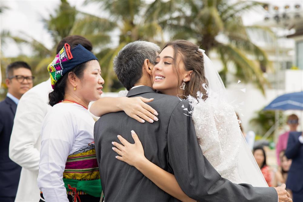 Vợ mẫu Tây tung loạt ảnh ĐỘC trong đám cưới với Bùi Tiến Dũng-8