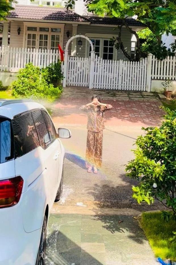 Thủy Tiên - Công Vinh đáp trả thế nào trước tin đường ai nấy đi?-3