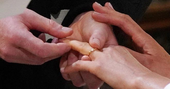 9 món trang sức đắt nhất của Meghan Markle-9