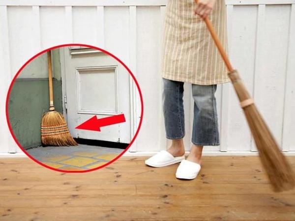 Conveniently placing a broom in 4 other positions is like angering the gods and sending off fortune-1