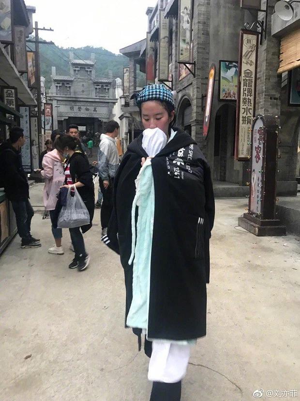 Lưu Diệc Phi quay cảnh bị bóp cổ suốt 10 tiếng, không một lời than-6