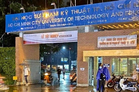 4.000 sinh viên ĐH Sư phạm Kỹ thuật TP.HCM bị 'treo bằng'