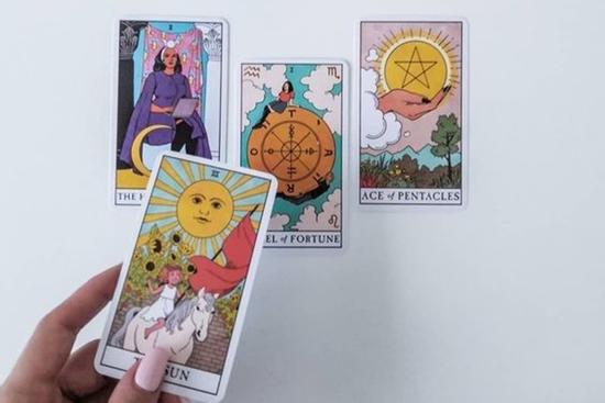 Bói bài Tarot Chủ nhật ngày 12/6/2022: Được tỏ tình