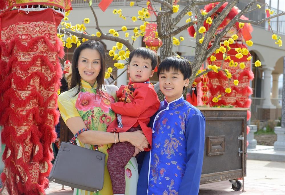 Con trai Lam Trường và vợ cũ lớn phổng phao, cao vượt mẹ-7