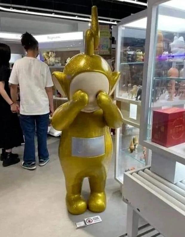 Vụ bố mẹ đền bức tượng đồ chơi 100 triệu: Bé trai bị sang chấn tâm lý-3