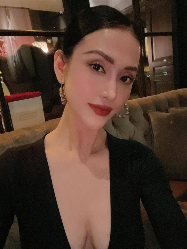 Tình cũ Trấn Thành hiếm hoi lộ diện, sexy nghẹt thở nơi trời Tây-2