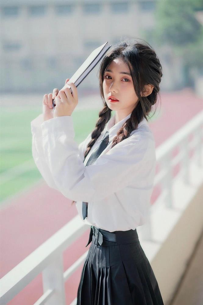 Vô tình lọt máy quay, nữ sinh ĐH Ngoại ngữ Hà Nội bỗng nổi tiếng-8