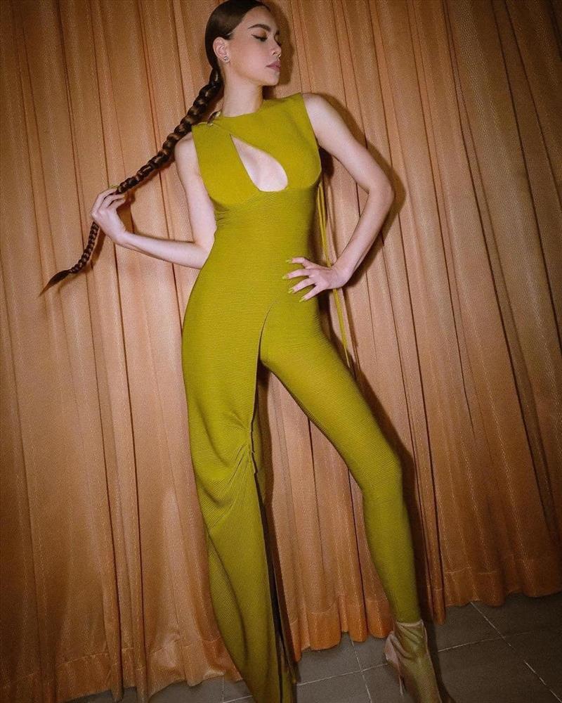 Mẹ 3 con Hà Hồ xử đẹp Quỳnh Anh Shyn khi đụng hàng-3