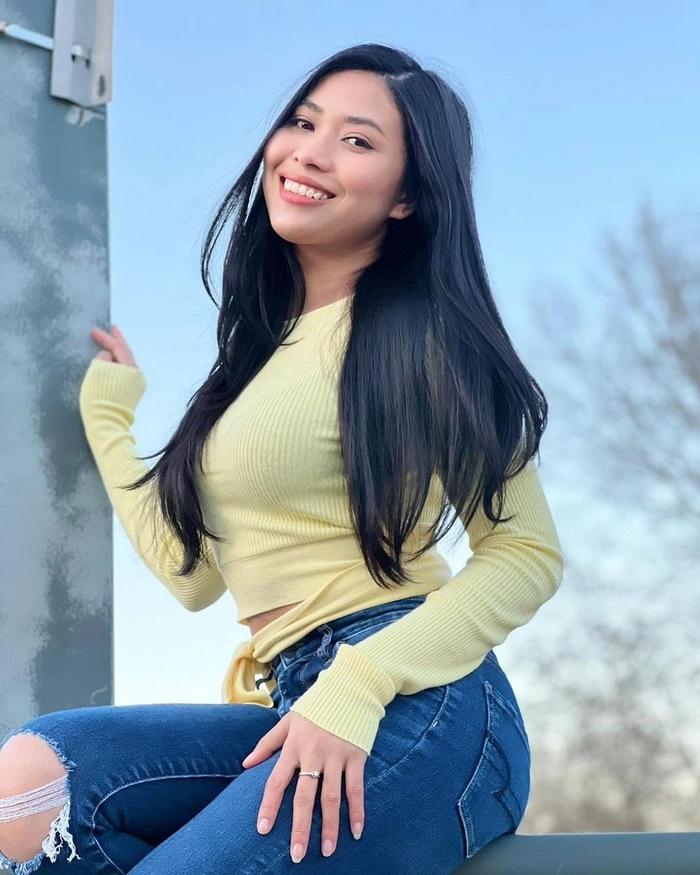 Người đẹp Campuchia đeo nạng gỗ trình diễn dạ hội-12