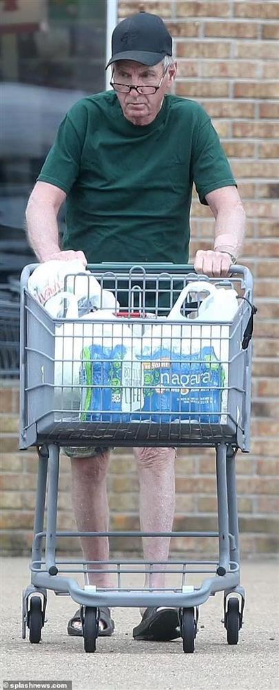 Cha Britney Spears ở đâu khi con gái tổ chức lễ cưới?-1