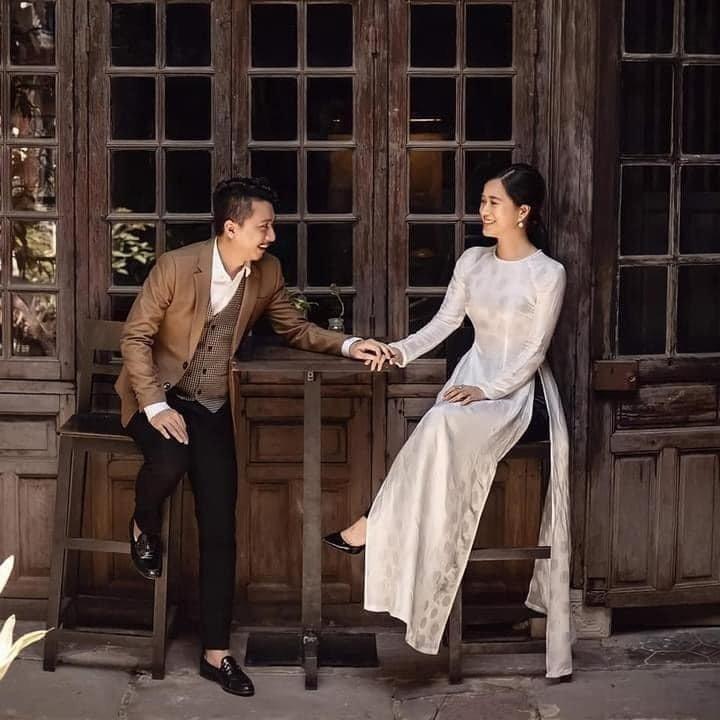 Hứa Minh Đạt và Hoài Linh bị khán giả ném đồ khi đang biểu diễn-3