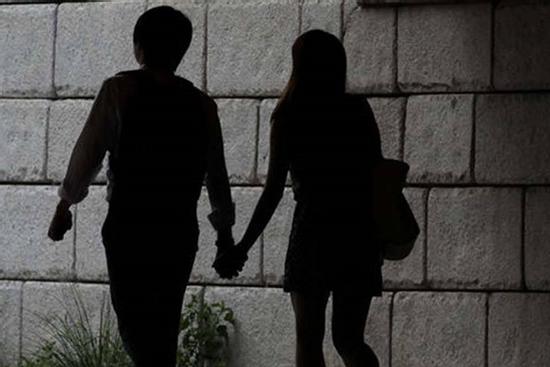 Đặc điểm dễ nhận thấy ở phụ nữ có khả năng ngoại tình