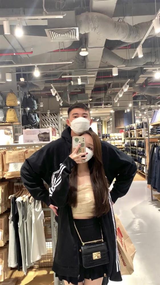 Quan Văn Chuẩn: thủ môn xuất sắc và chuyện tình với bạn gái thạc sĩ-8