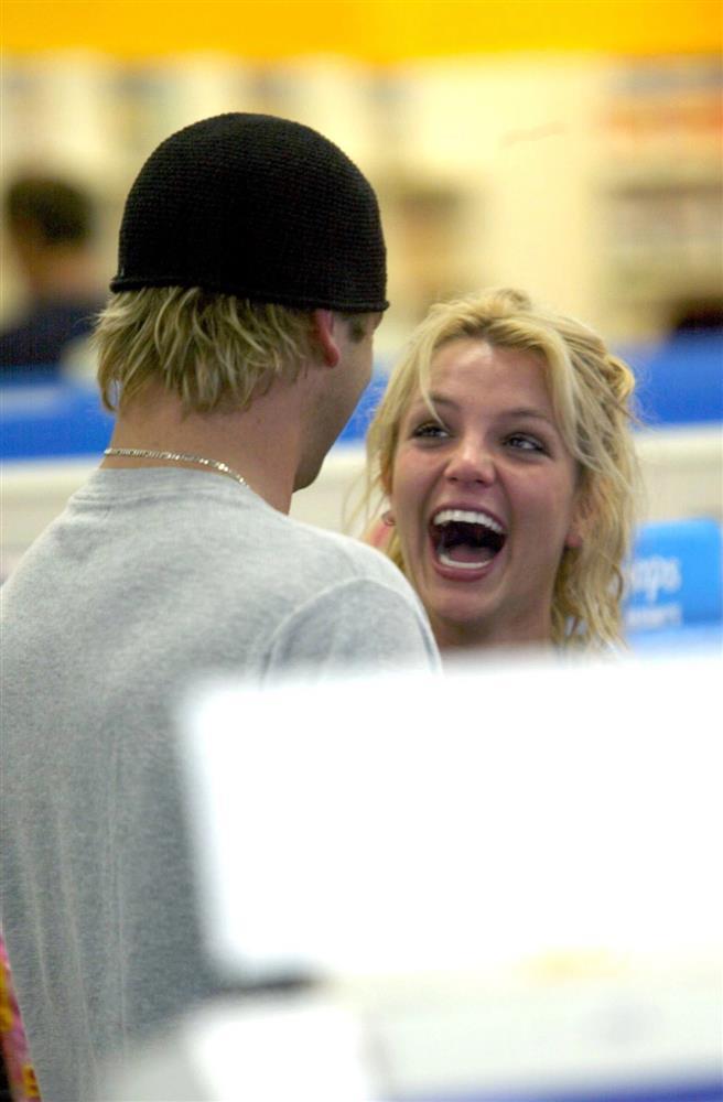 Người duy nhất trong gia đình được Britney Spears mời dự cưới-2