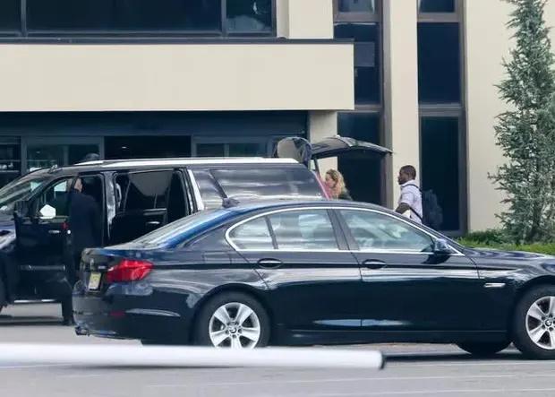 Amber Heard đi máy bay riêng, xuất hiện sau khi thua kiện Johnny Depp-1