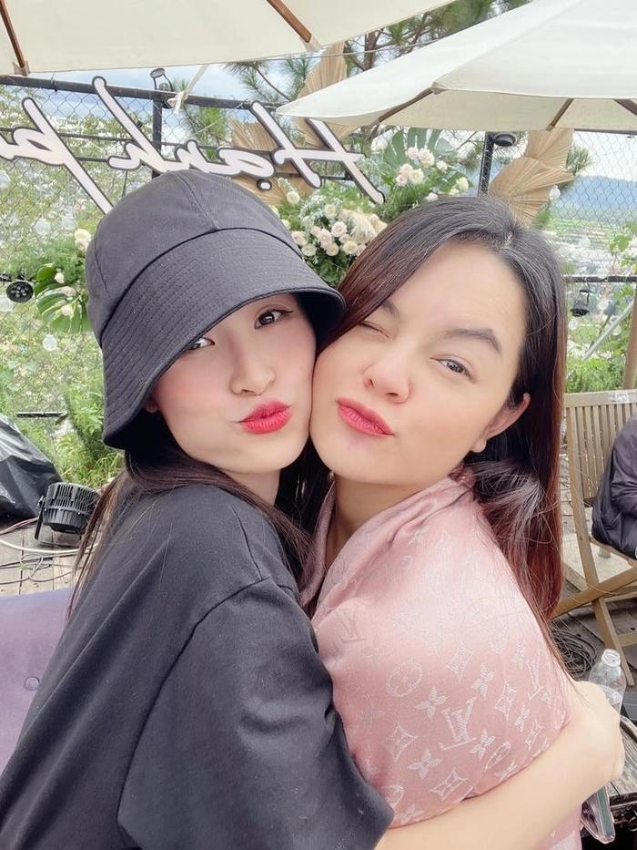 Phạm Quỳnh Anh thay mặt Đông Nhi xin lỗi fan, netizen: Không mượn-3