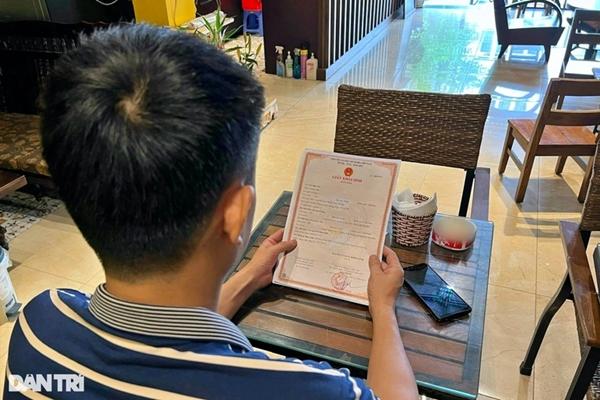 Ông bố sửng sốt khi giấy khai sinh của con ghi mình đã chết-1