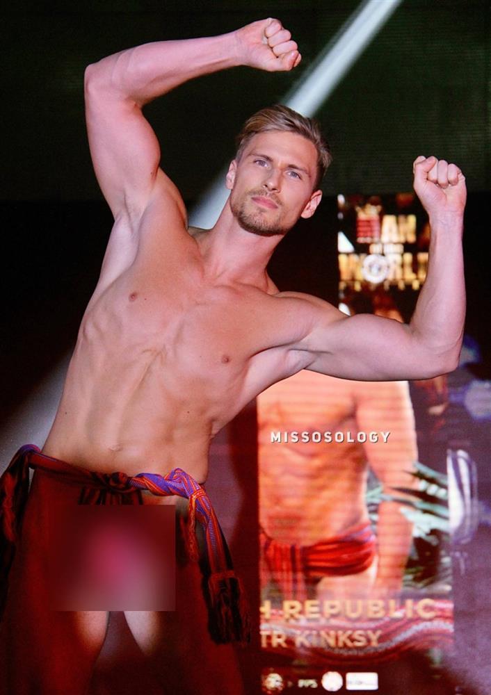 Dàn thí sinh Man of The World phơi vùng nhạy cảm trên sân khấu-10