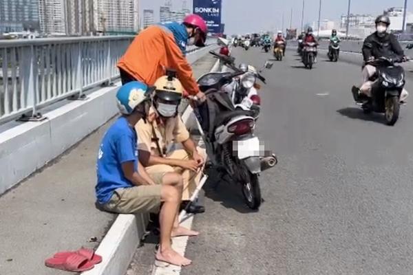 Đánh chết người, hung thủ gọi điện cho người thân rồi nhảy cầu tự tử-4