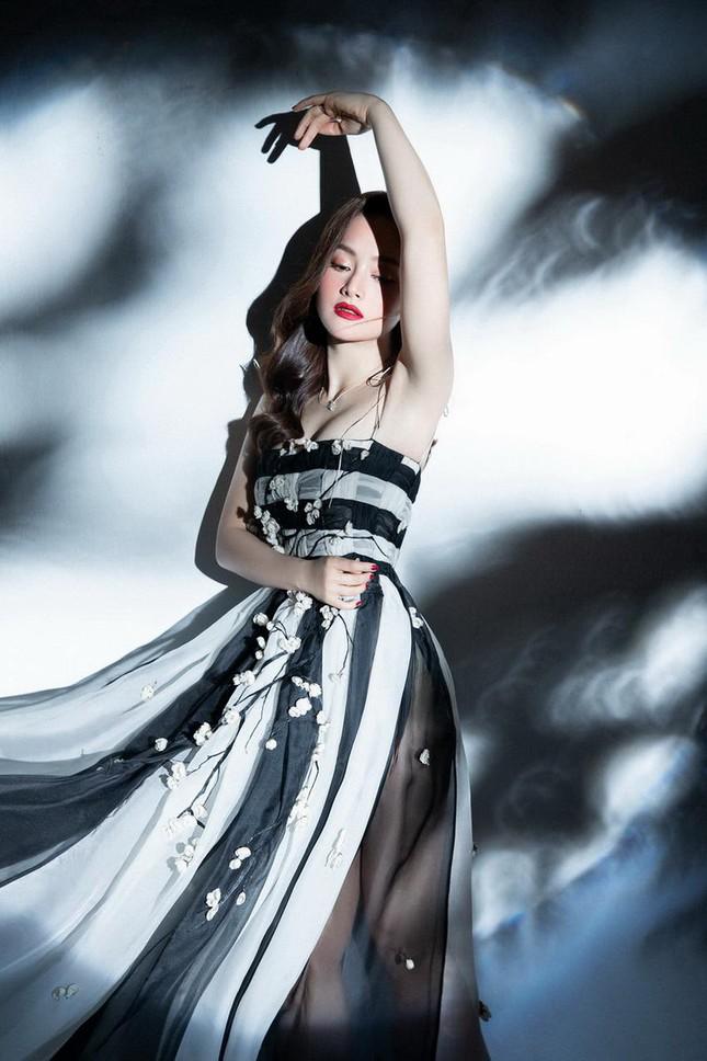 Lan Phương tốt nghiệp 2 trường, Huyền Lizzie giành luôn học bổng-3