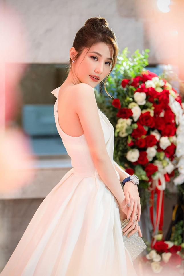 Lan Phương tốt nghiệp 2 trường, Huyền Lizzie giành luôn học bổng-7
