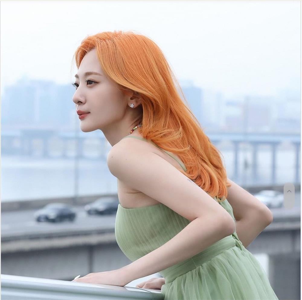 Bắt trend màu tóc rực rỡ mùa hè chất như Jennie, HyunA-9