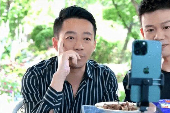 Uông Tiểu Phi có bạn gái mới sau ồn ào hẹn hò cùng hot girl Trương Dĩnh Dĩnh?-8