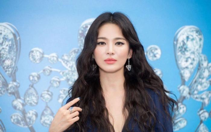 Song Hye Kyo: Nhỏ khổ sở, lớn lên thương ai cũng không trọn vẹn-8