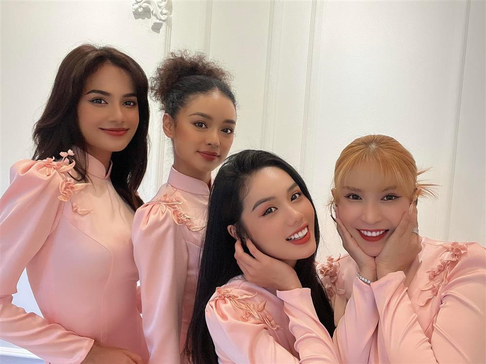 Lộ diện dàn mỹ nhân bê tráp cực phẩm của Minh Hằng-3