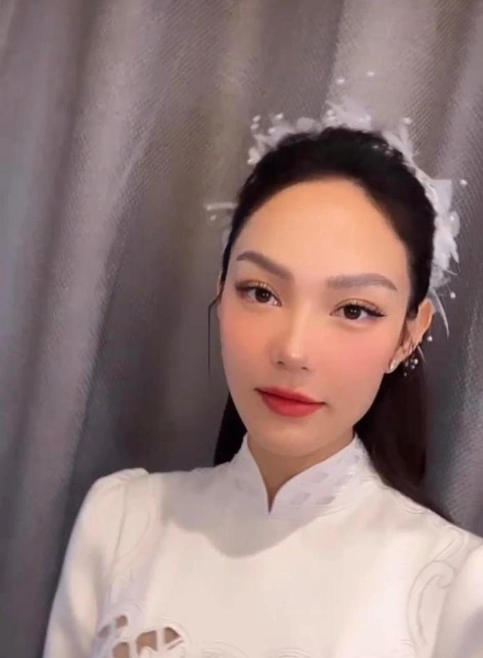 Cô dâu Minh Hằng diện áo dài xuyên thấu khoe visual đẹp không tì vết-1