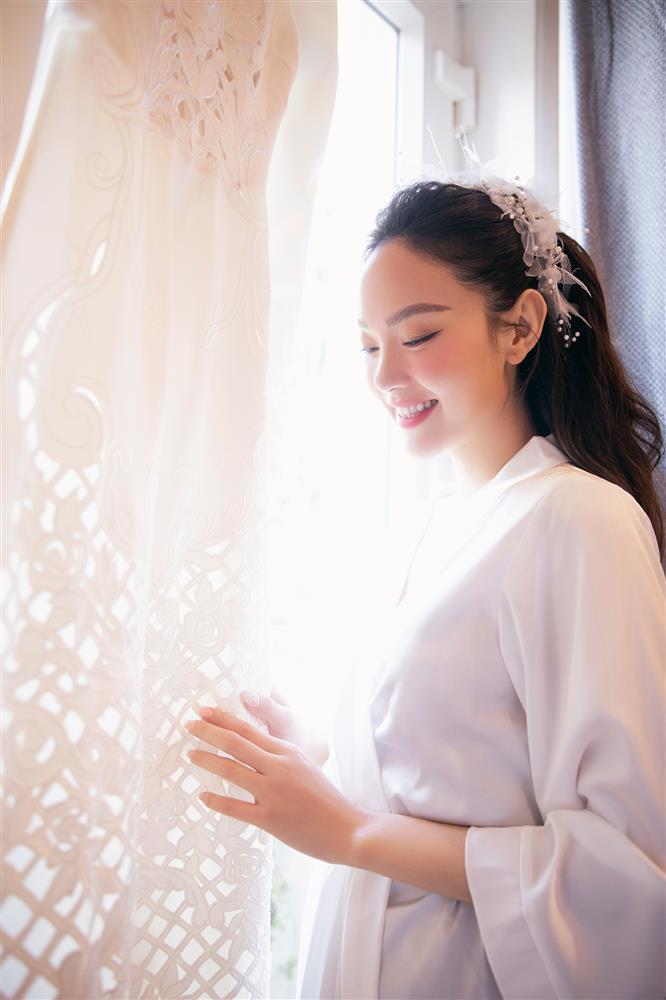 Đại gia ngành dệt mang dàn xế khủng đưa Minh Hằng về dinh-2