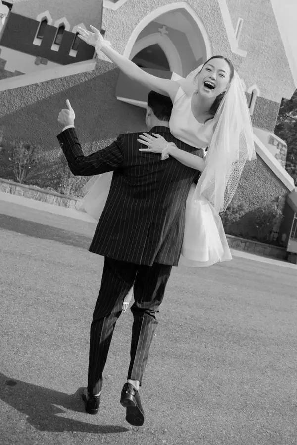 Đại gia ngành dệt mang dàn xế khủng đưa Minh Hằng về dinh-9