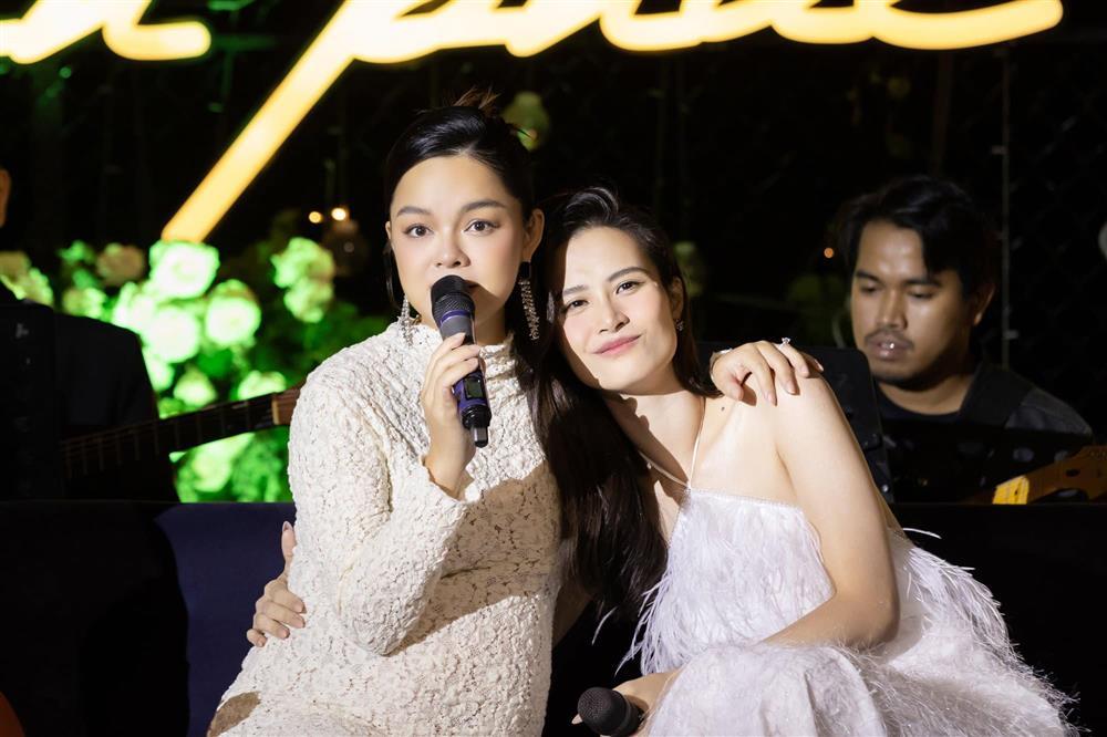 Loạt ảnh zoom cận bầu sắp đẻ của Phạm Quỳnh Anh-3