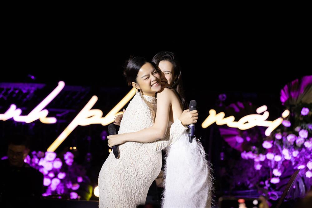 Loạt ảnh zoom cận bầu sắp đẻ của Phạm Quỳnh Anh-4