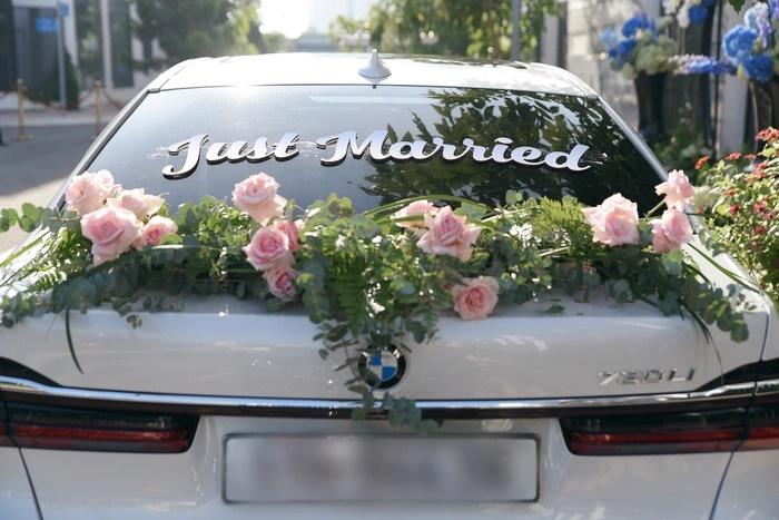 Không gian lễ cưới ngập hoa tươi tông hồng - tím - trắng biệt thự Minh Hằng-7