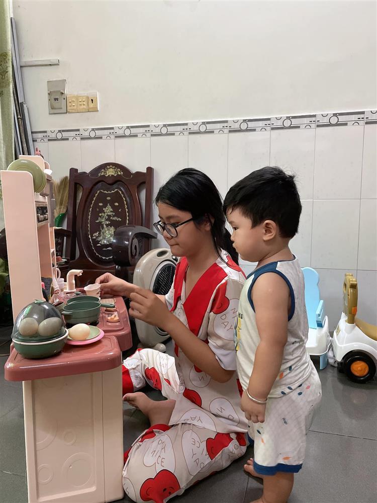 Con gái Thảo Trang - Phan Thanh Bình 12 tuổi trổ mã như thiếu nữ-3