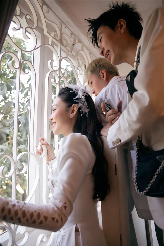 Mẹ ruột U60 của cô dâu Minh Hằng gây sốt vì quá trẻ đẹp-6