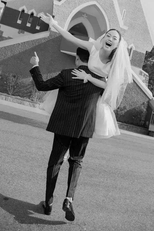 Trước khi leo thang hôn Minh Hằng, chú rể đã chấn thương chân-9