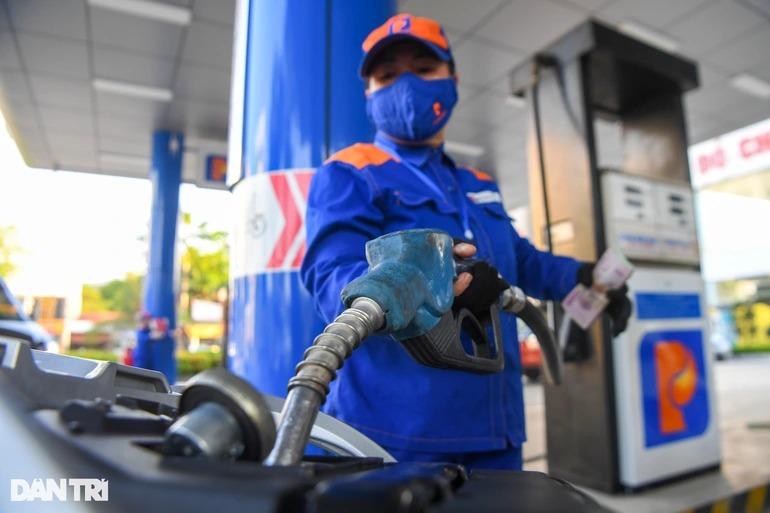 Giá xăng dầu tăng mạnh lần thứ 6 liên tiếp, xô đổ mọi kỷ lục-1