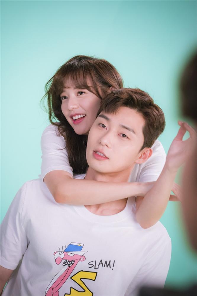 Tin đồn Park Seo Joon - Kim Ji Won hẹn hò hot trở lại-1