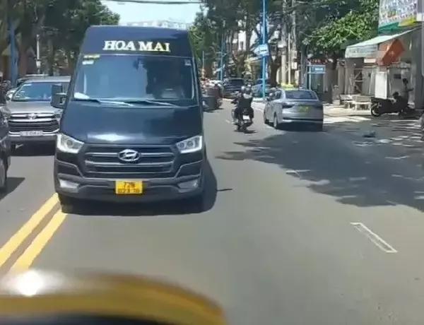 Xe khách chạy lấn làn, tài xế hổ báo đòi đánh người nhắc nhở-2