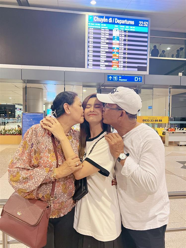 Tin Showbiz Việt ngày 13/6: Trương Quỳnh Anh gọi bố mẹ là bé-1