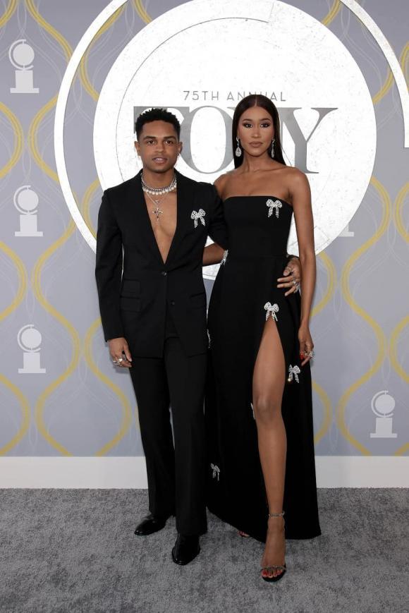 Loạt sao diện đồ xấu lạ tại thảm đỏ Tony 2022-17