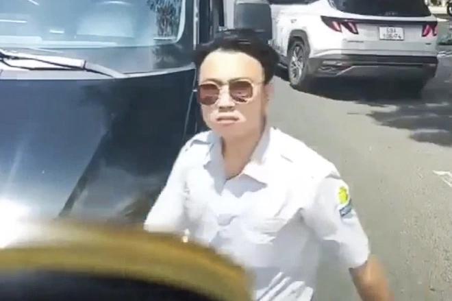 Tước bằng của tài xế hổ báo lái xe khách Hoa Mai-1