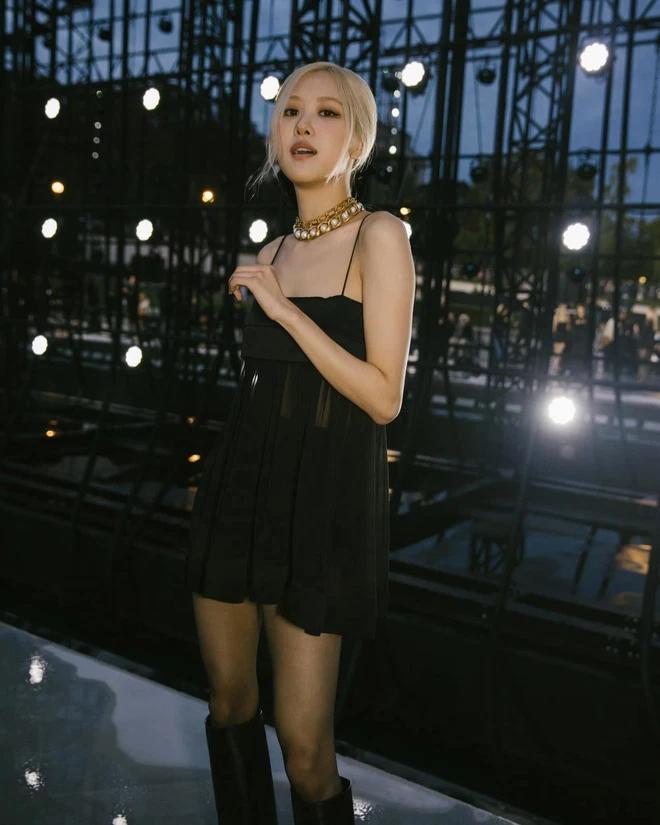 Mỹ nhân BLACKPINK qua cam thường: Làn da phát sáng, body siêu mẫu-11